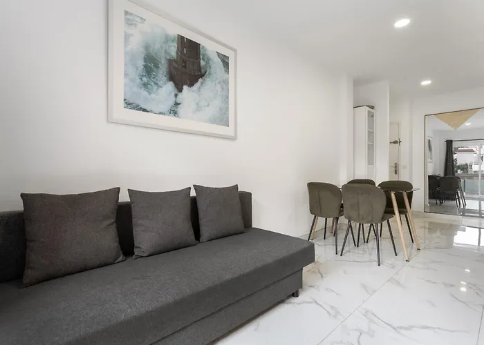 Precioso Cruz Nyaraló *