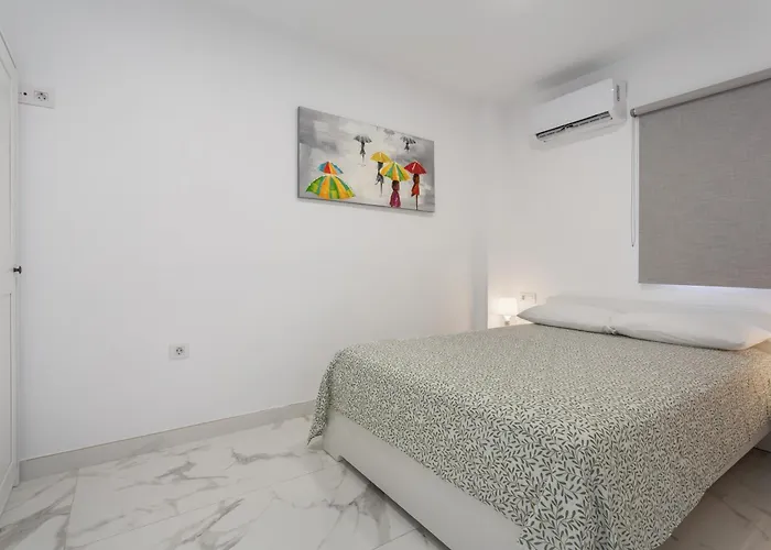 Nyaraló Precioso Cruz *