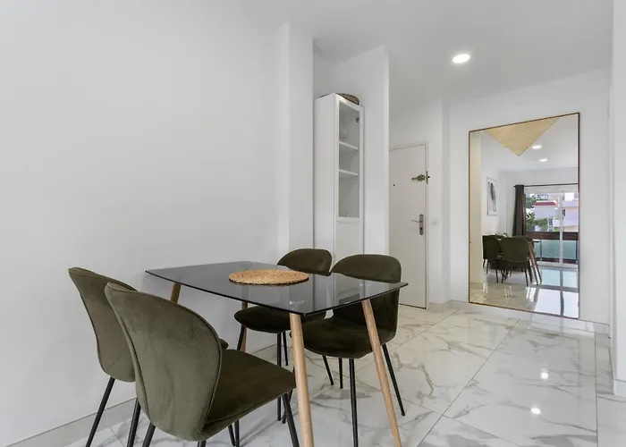 Nyaraló Precioso Cruz *