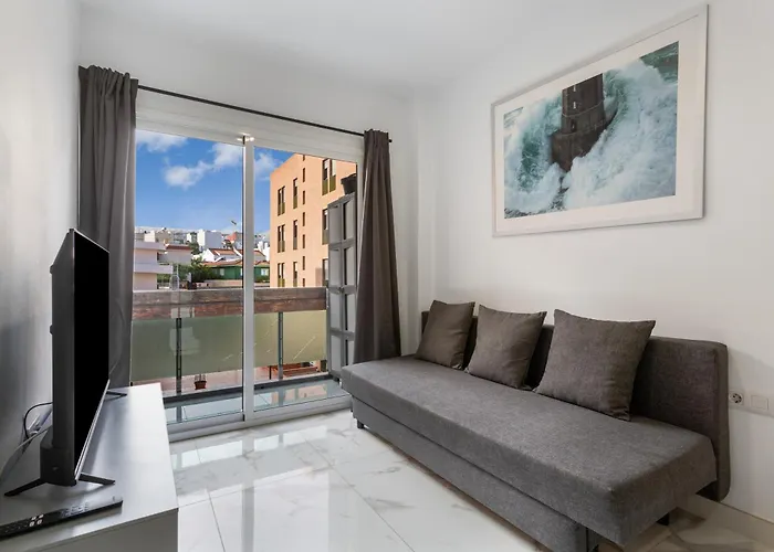 Precioso Cruz Nyaraló